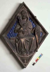 Fortitude, reliëftegel van de Campanile