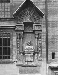 Monument voor Vergilius, Palazzo del Podesta, Piazza Dante, 1220