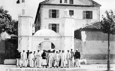 Kazerne van de rekruten van het Franse Vreemdelingenlegioen, Sidi Bel Abbès, Algerije, 14 juli 1906