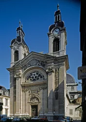 Uitzicht op de kapel van het Hôtel-Dieu, herontworpen door architect Jacques Germain Soufflot. Lyon, Rhône