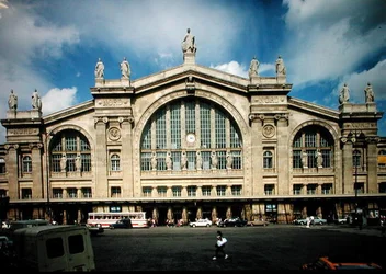 Uitzicht op de gevel van het Gare du Nord, gebouwd 1861-63