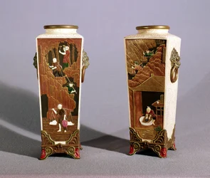 Paar vazen in Japanse stijl met Japanse kobalt- en kleimijnbouw, Worcester