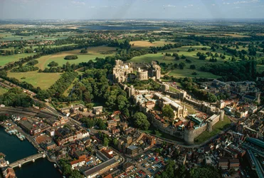 Generaties van monarchen hebben bijgedragen aan Windsor Castle. Windsor Castle, Windsor, Ber...