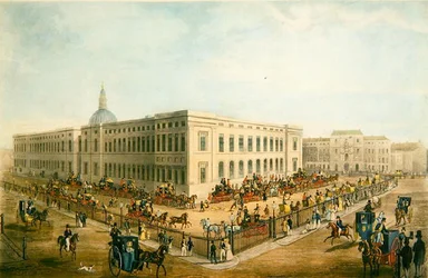 Noordoostelijk uitzicht op het oude hoofdkantoor van de post met de Royal Mail koetsen die zich voorbereiden om te vertrekken, c.1830