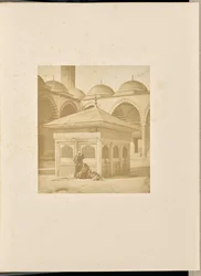 [Fontein op de binnenplaats van de Sülemaniye Moskee].