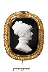 Dood van prinses Charlotte gouden herdenkingsbroche, ca. 1817 (zwart & wit glas in goud met diamant)