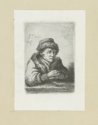 Volwassen man aan een tafel, in bontmantel