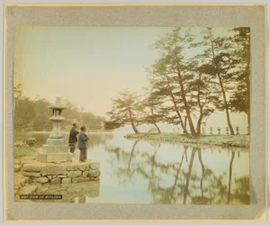 Uitzicht op Miyajima, Japan (handgekleurde zwart-wit foto)