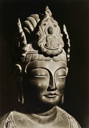 Yumechigai Kannon uit de vroege Nara-periode, Horyuji, Nara, Japan