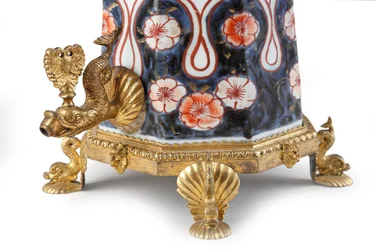 Een zeldzame elegant gemonteerde Imari koffiepot en deksel