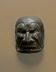 Kyogen theatermasker