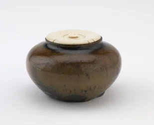 Kleine pot gebruikt als theebus, Gifu prefectuur, Muromachi of Momoyama periode