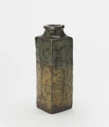 Yatsushiro of Shodai aardewerk vaas in de vorm van een archaïsche Chinese cong