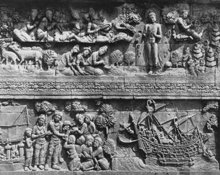 Borobudur tempelreliëf van Bodhisattva die zich baadt