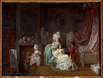 Familiekapsel in de intimiteit van een slaapkamer, de moeder verwarmt haar dochter die leest. Een ander speelt met de hond
