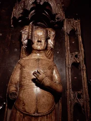 Beeld van Philippa van Henegouwen (albast)