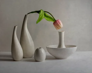Zachtroze tulpenvazen
