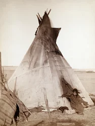 Oglala Meisje Zittend voor een Tipi