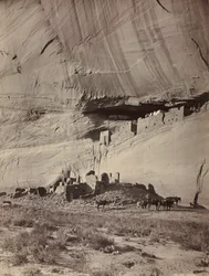 Ruïnes van klifwoningen, Cañon de Chelly, Arizona, ca. 1879-1881