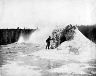 Krater van de Giant-geiser, Yellowstone National Park, Verenigde Staten, 1893