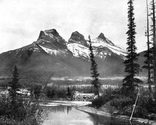 De drie zusters, Canmore, Canadian Pacific Railway, 1893