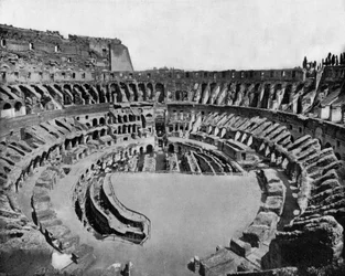 het Colosseum in Rome (geopend in 80 AD) (zw/w foto)