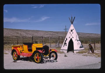 Apache Canyon Trading Post, tipi en auto, Routes 62 en 180, Whites City, New Mexico, VS