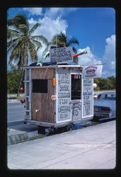 Auto met strandeten, Key West, Florida, VS