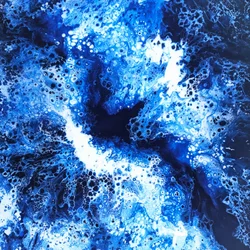 Diepblauwe oceaanstroming