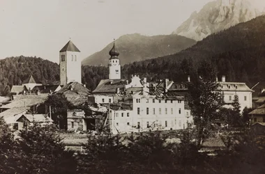 Album "Meine weltkriegs - Erinnerungen South-West Front (Karinthië, Italië, Zuid-Tirol) 31/03/1915-12/11/1918 - Josef Zohles Wenen": uitzicht op Dobbiaco na het bom