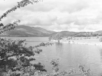 Uitzicht over Crummock Water met de heuvels op de achtergrond