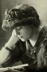 Portret van Lucie Delarue Mardrus (foto)