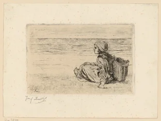 Meisje met een draagmand op de rug op het strand