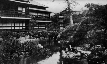 Een theehuis-tuin, Tokio. Landschapstuinieren met als thema vulkanische oorsprongen, ca. 1900, 1921