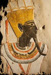 Deir el Bahri; Kalkstenen reliëf; geschilderde God Amun-Min