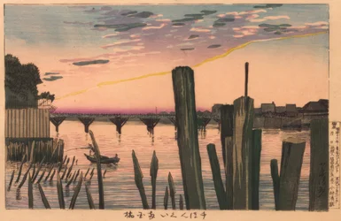 Golfbrekerpalen en Ryogoku-Brug