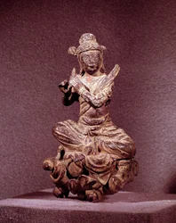 Koreaanse kunst: voorstelling van een Apsara in gouden brons, zijnde Celeste. Silla-periode (7e-10e eeuw)