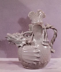 Koreaanse kunst: keramische aquamarijn in de vorm van een waterdraak. Koryo-periode