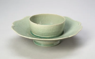 Bekerstandaard met gelobde rand, Goryeo dynastie