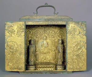 Draagbaar Boeddhistisch heiligdom met twee staande Bodhisattva
