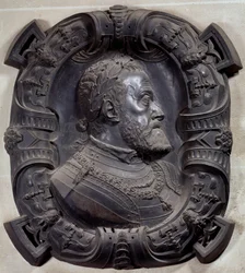 Profielportret van Keizer Karel V (1500-1558) Reliëf in gebeeldhouwd brons door Leone Leoni (1509-1590). Parijs, Louvre Museum
