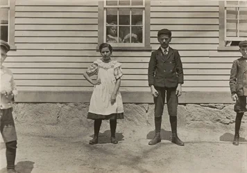 Edward St. Germain en zijn zus Delia, fabrieksarbeiders, Phoenix, Rhode Island, april 1909