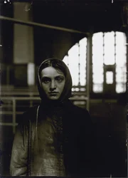 Jonge Russische Jodin, Ellis Island, 1905