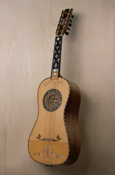 Chitarra battente (gitaar), muziekinstrument vervaardigd in het atelier van de gitaarbouwer Pasquale Scala in Praiano, Campanië. Italië, 20e eeuw