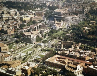 Colosseum of Flavisch Amfitheater, luchtfoto, 70-80 n.Chr., Rome, Italië