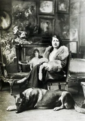Emilia Cardona Boldini in de Falconiera in 1931, vrouw van Giovanni Boldini