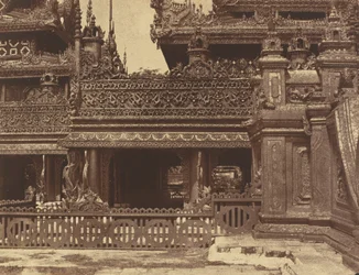Amerapoora: Een ander deel van het balkon van Kyoung Nr. 86,1 september - 21 oktober