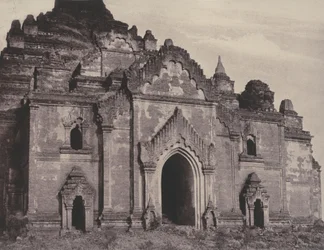 Pugahm Myo: Oostgevel van de Damayangyee-pagode