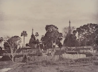 Rangoon: Noordelijke ingang van de Shwe Dagon Pagoda
