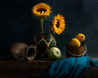 Rustieke zonnebloemen en citroenen